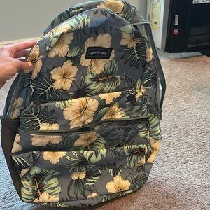 Daakine Educated 30L Backpack in Hibiscus Tropical NNT